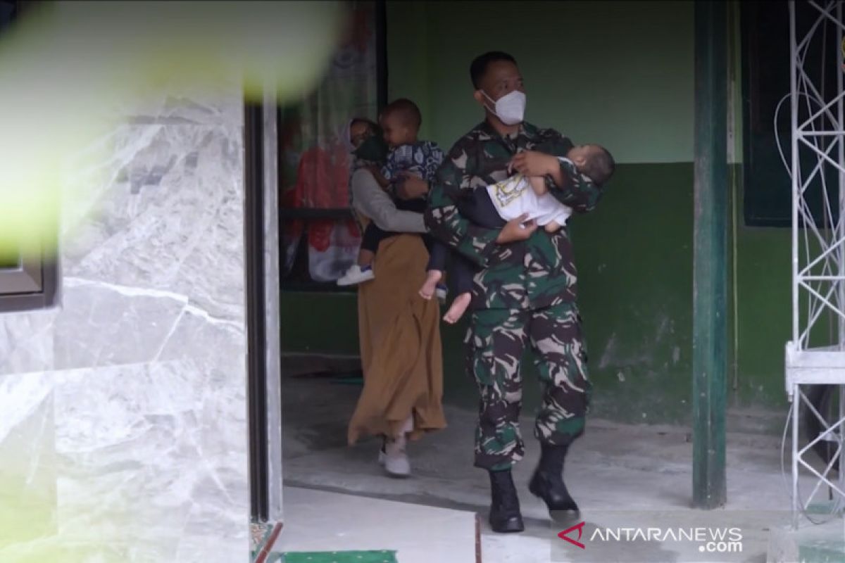 Istri Kasad bantu anak prajurit kelainan darah dirawat di RSPAD