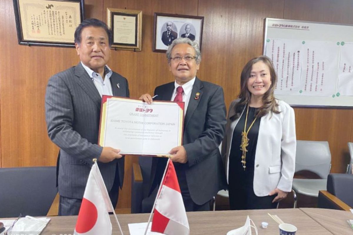 KBRI Tokyo teken komitmen hibah kendaraan dari Toyota untuk Sulsel