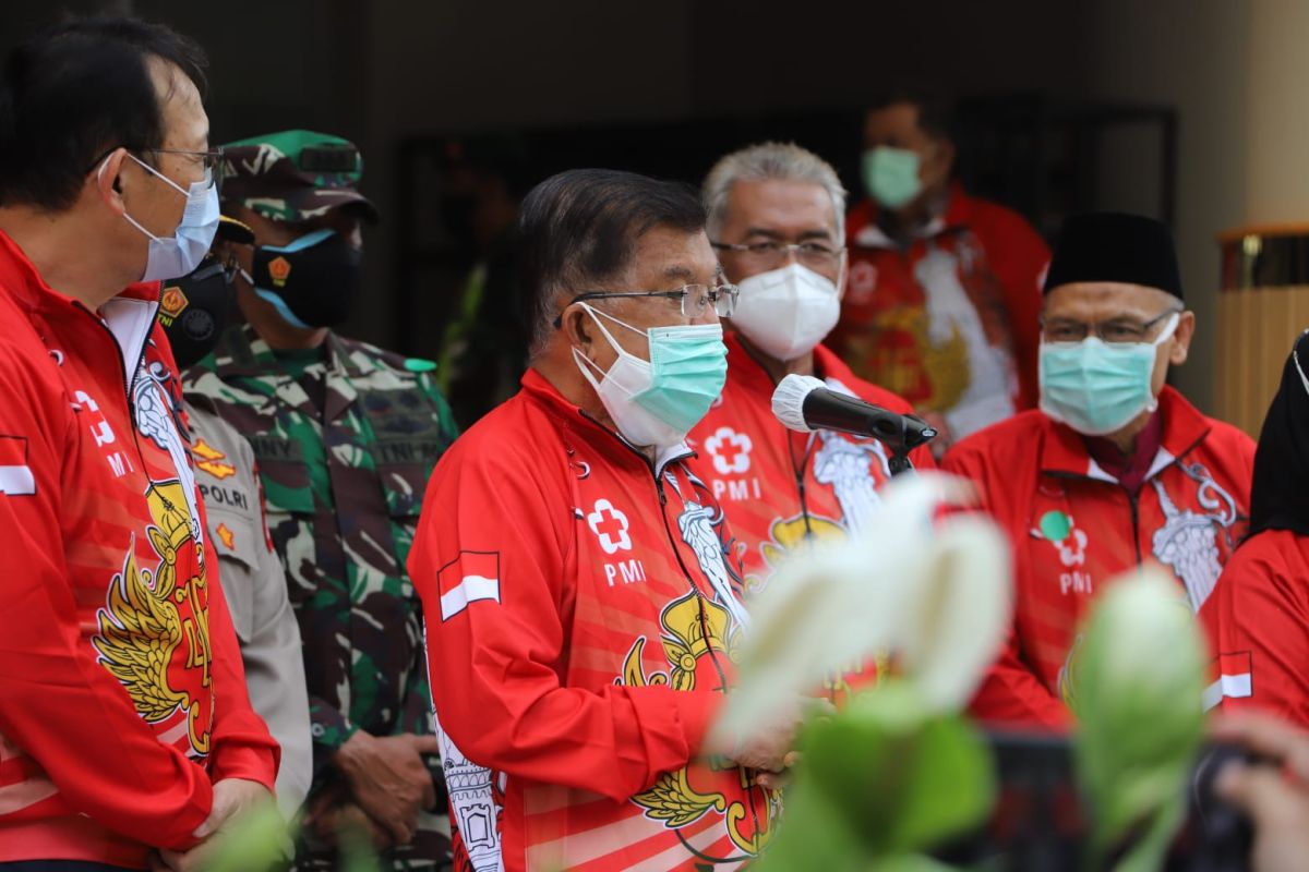 Jusuf Kalla resmikan dua juta vaksinasi bagi Indonesia sehat bersama PMI