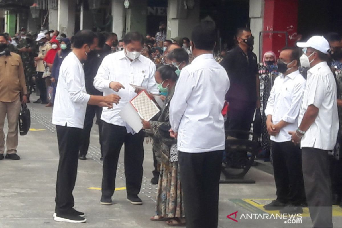 Kemarin, data tenaga kerja AS mengecewakan hingga bantuan tunai PKL