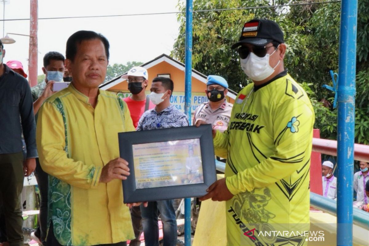 Gubernur Kalsel salurkan bantuan untuk pertanian di Tapin senilai Rp 1,2 miliar