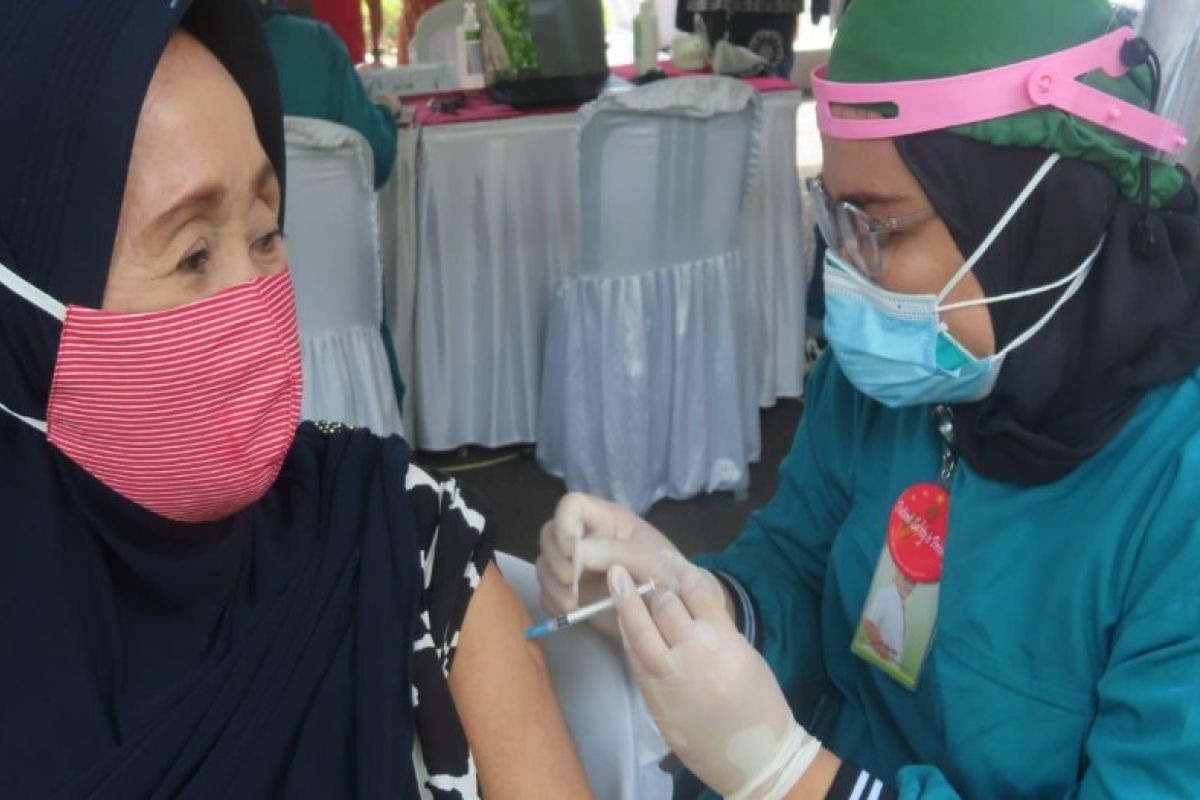 Kota Pekalongan fokus sasar vaksinasi lansia