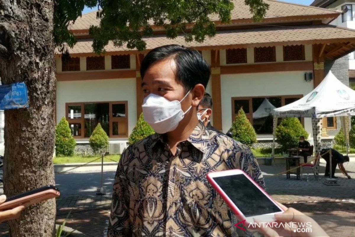 Gibran  laporkan  peretasan Instagram Pemkot Surakarta ke Facebook