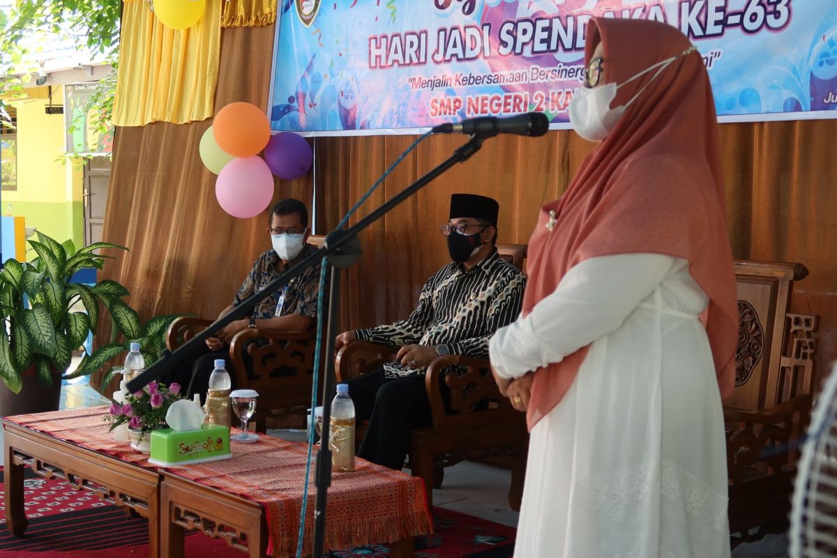 HSS school opens trash canteen, accepts trash alms