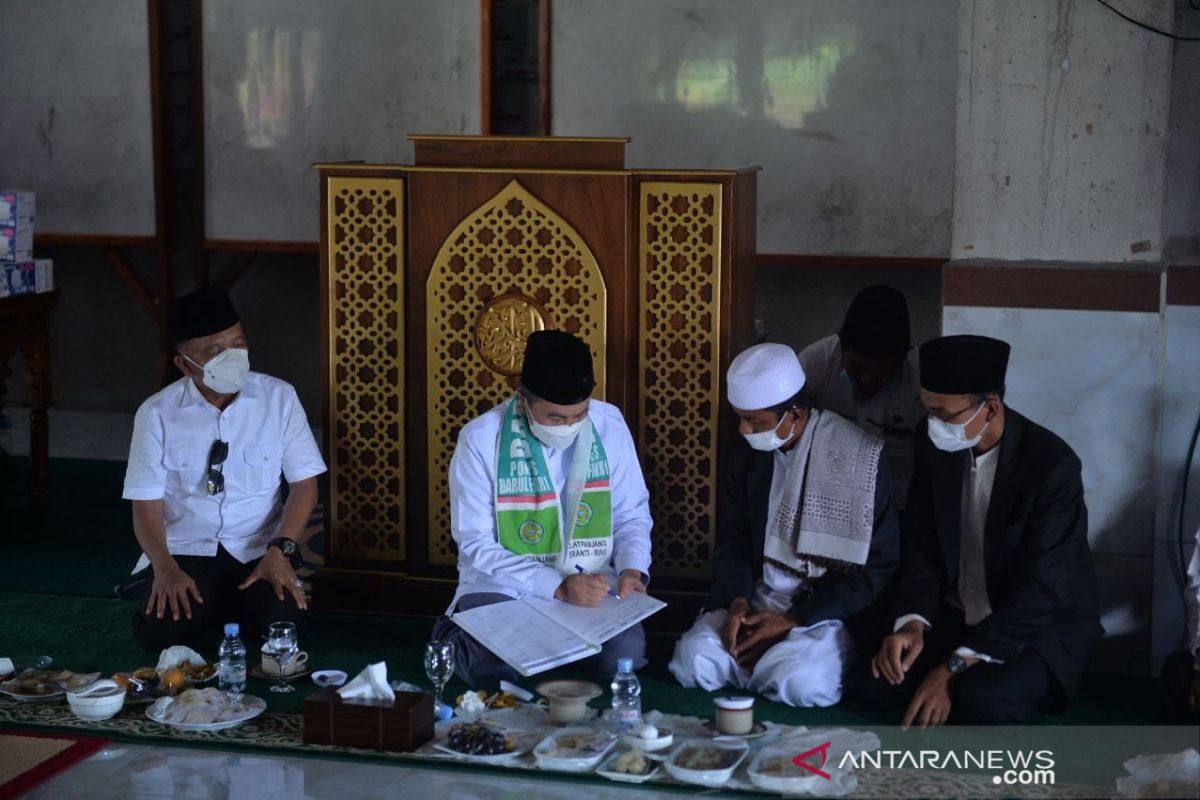 Berkunjung ke Ponpes Darul Fikri Meranti, ini doa khusus Gubri