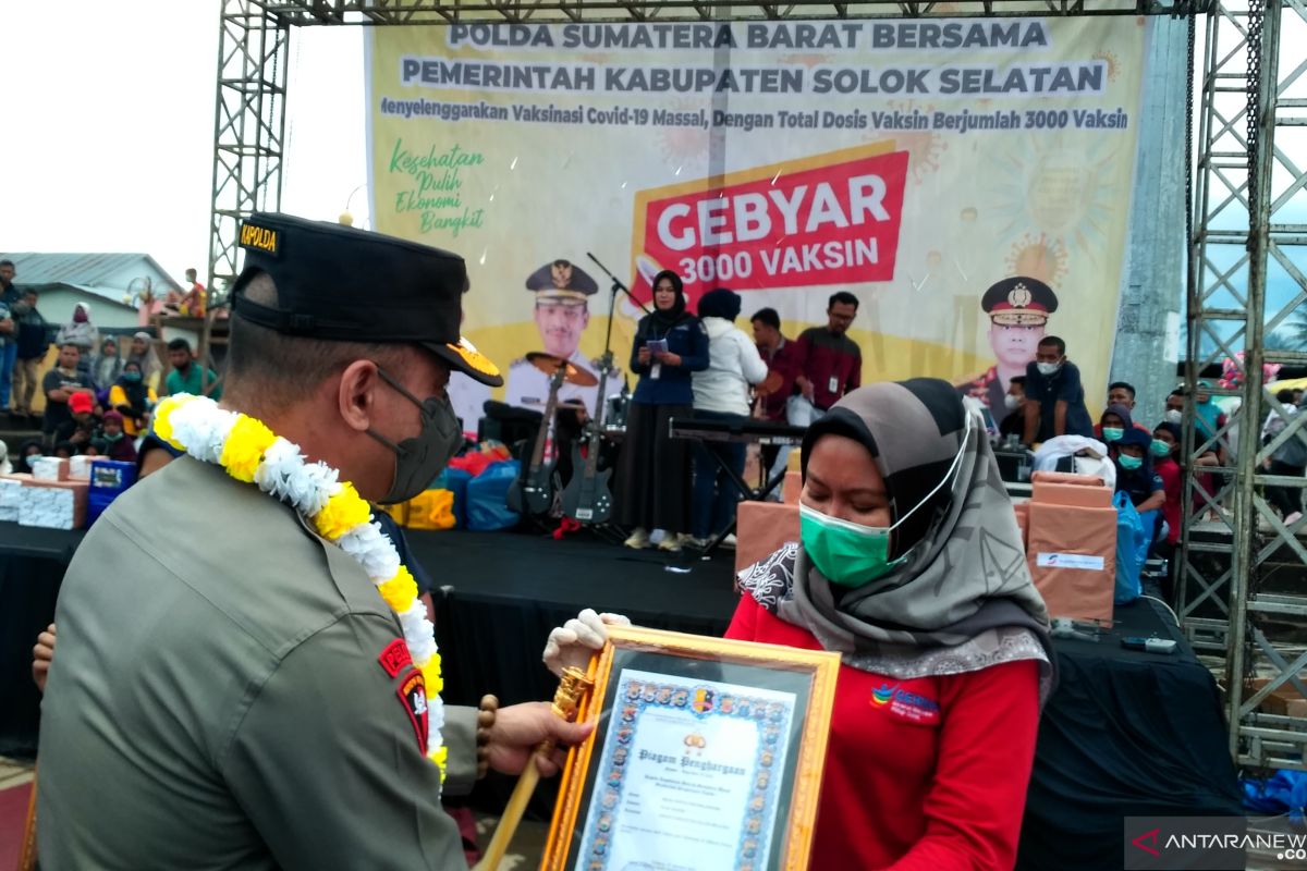 Polda Sumbar terapkan strategi vaksinasi COVID-19 sampai Kecamatan