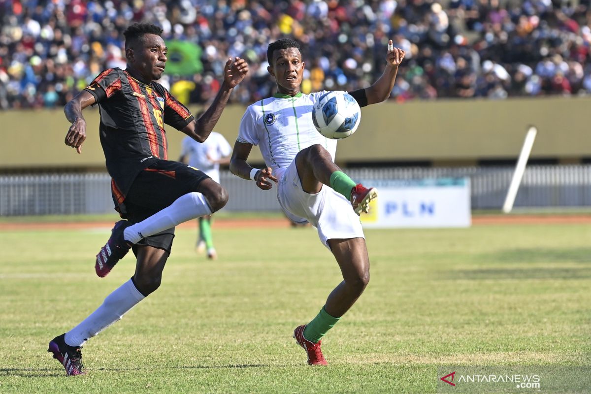 Tuan rumah kubur mimpi Sumut ke semifinal sepak bola putra PON Papua