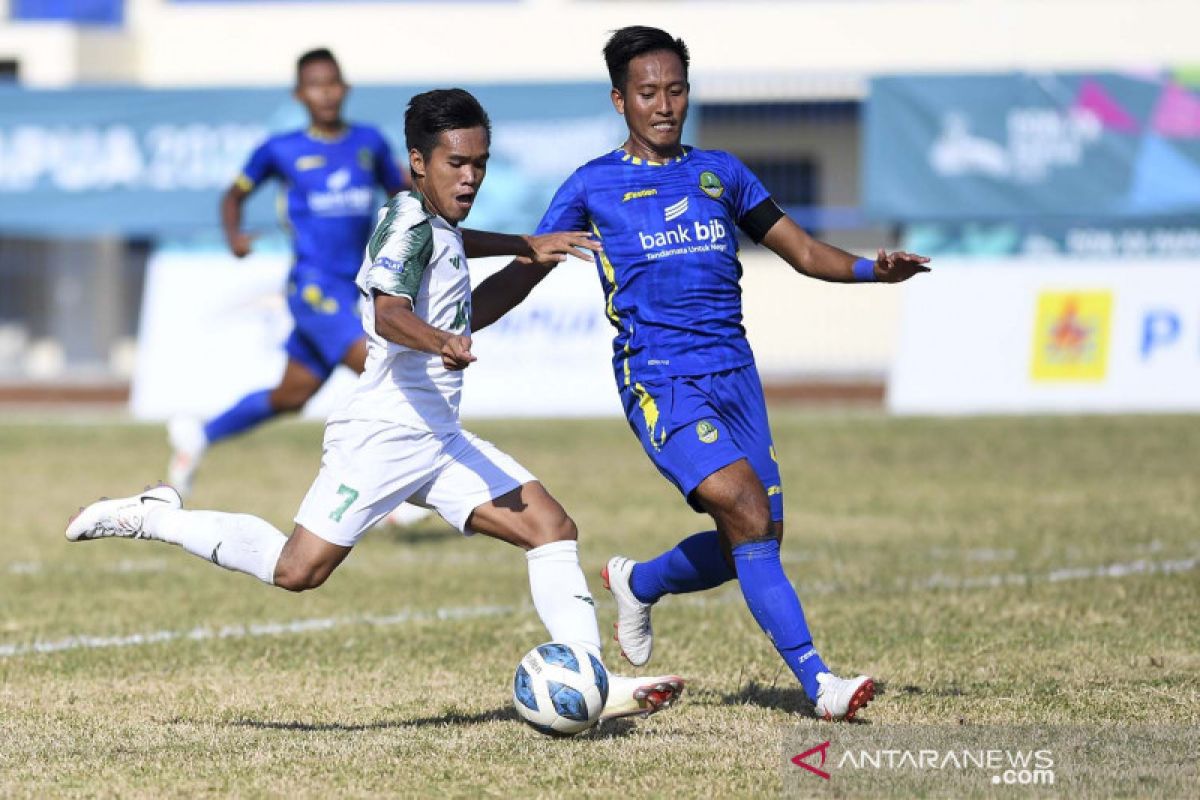 PON Papua - Gagal lolos semifinal, pelatih  bola putra Jabar minta maaf