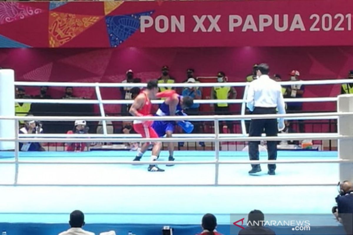 PON Papua - Dua Yulius duel pada partai final tinju kelas bantam putra
