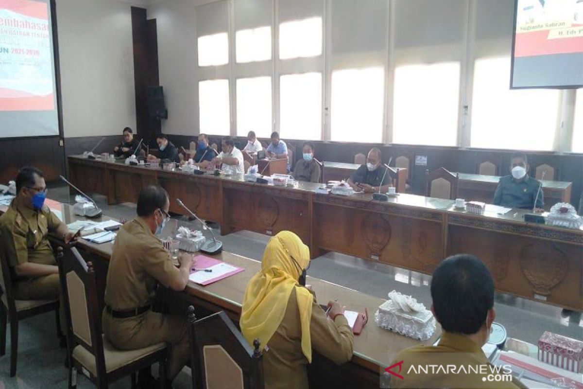 Tuntaskan Raperda RPJMD, Pansus DPRD dan pemprov Kalteng kembali rapat