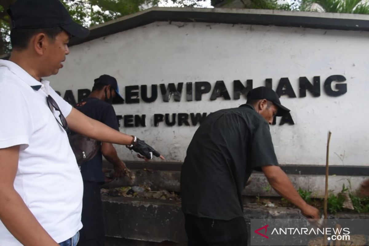 Dedi Mulyadi marah-marah lihat pasar gratis di Purwakarta semrawut