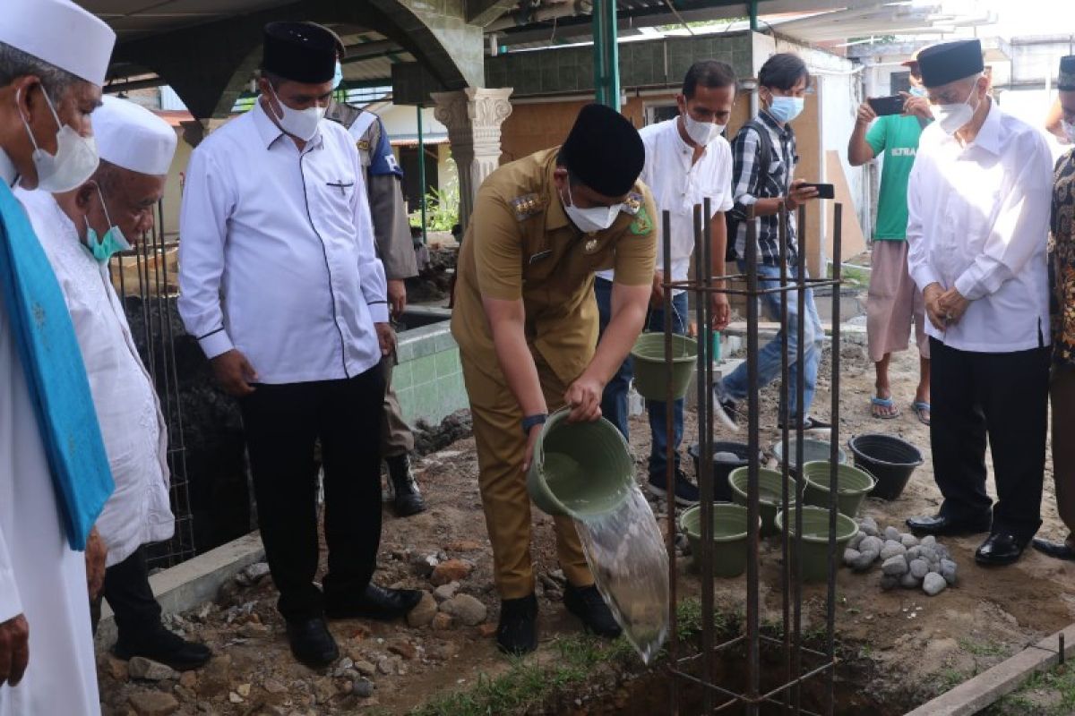 Pemkot Medan terdepan bantu urus surat masjid