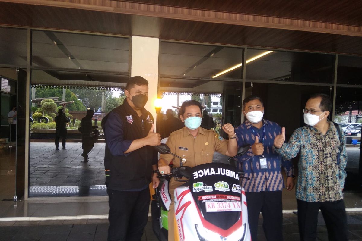 Pegadaian Syariah Pontianak bantu ACT Kalbar sepeda motor ambulans