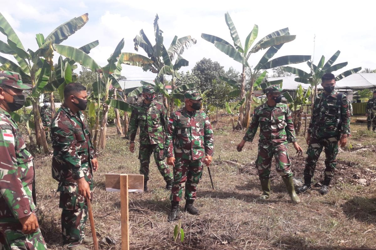 Korem 121/Abw tanam 500 pohon di Sungai Ukoi