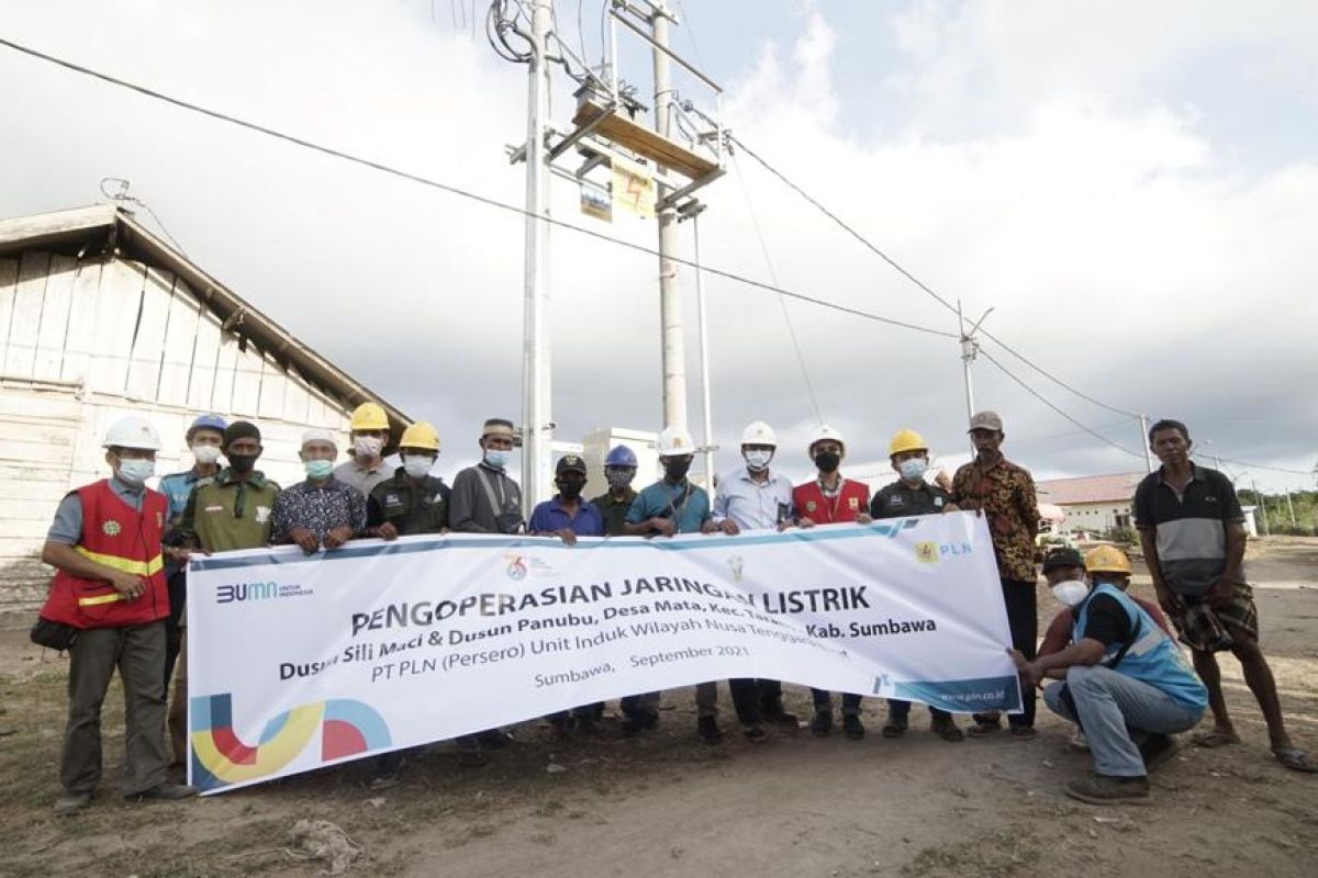 PLN berhasil terangi empat dusun di Pulau Sumbawa