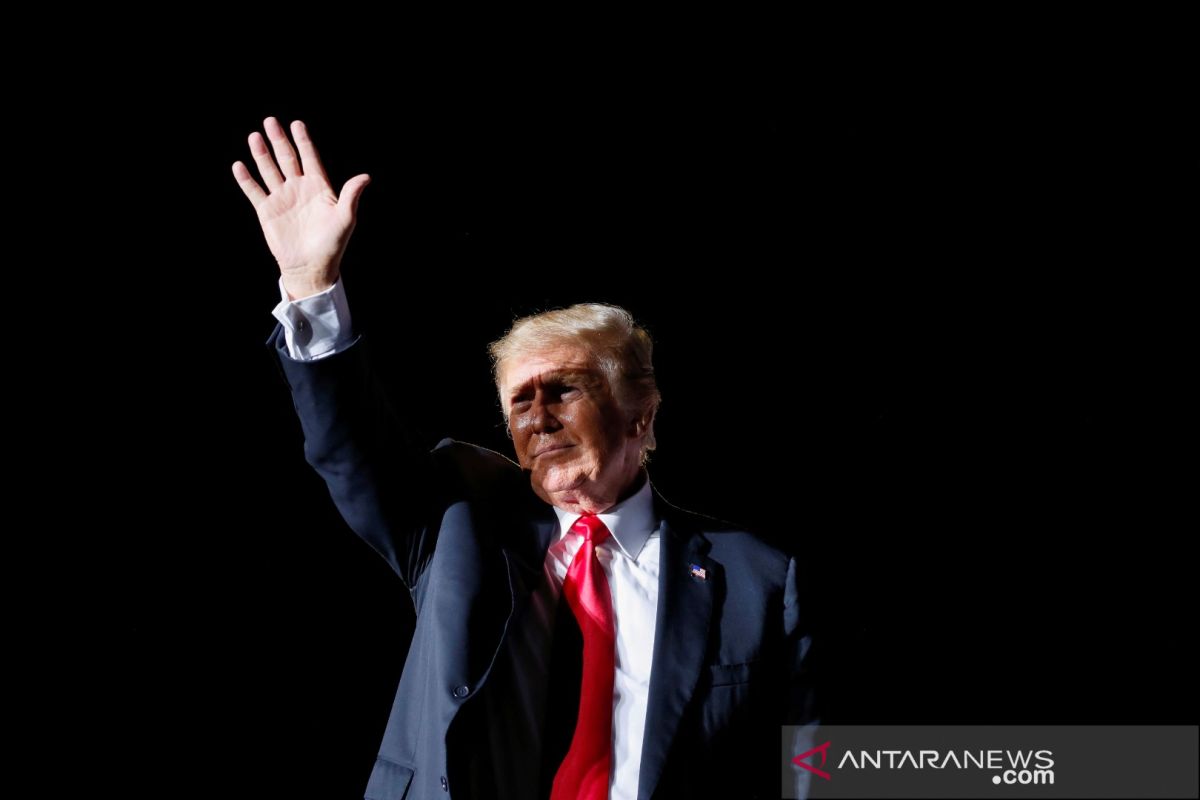 Medsos milik Donald Trump kumpulkan dana miliaran dolar