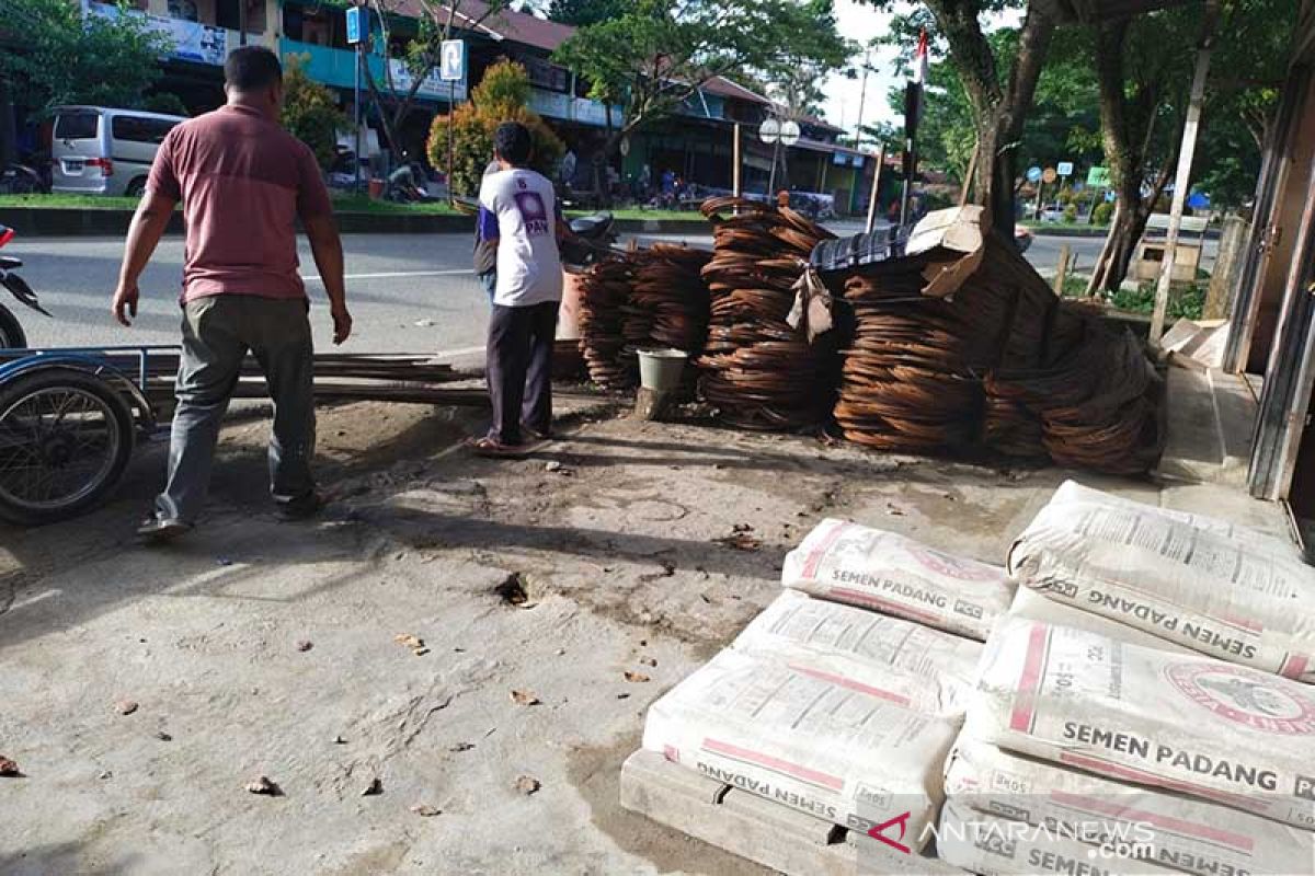 Harga semen di Simeulue capai Rp76 ribu per sak