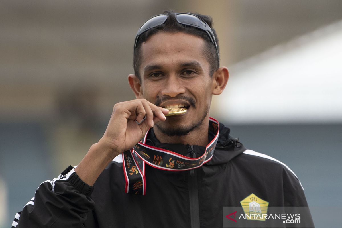 PON Papua - sambil jatuhkan diri, Fuad Ramadhan raih emas 400 meter untuk Aceh