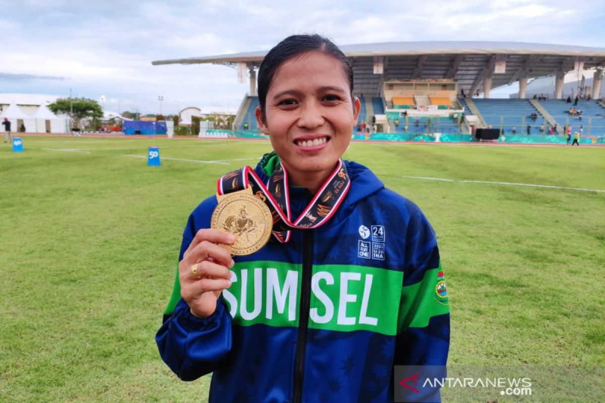 PON Papua -Pelari Sumsel Sri Mayasari raih emas 400 meter dan pecahkan rekornas