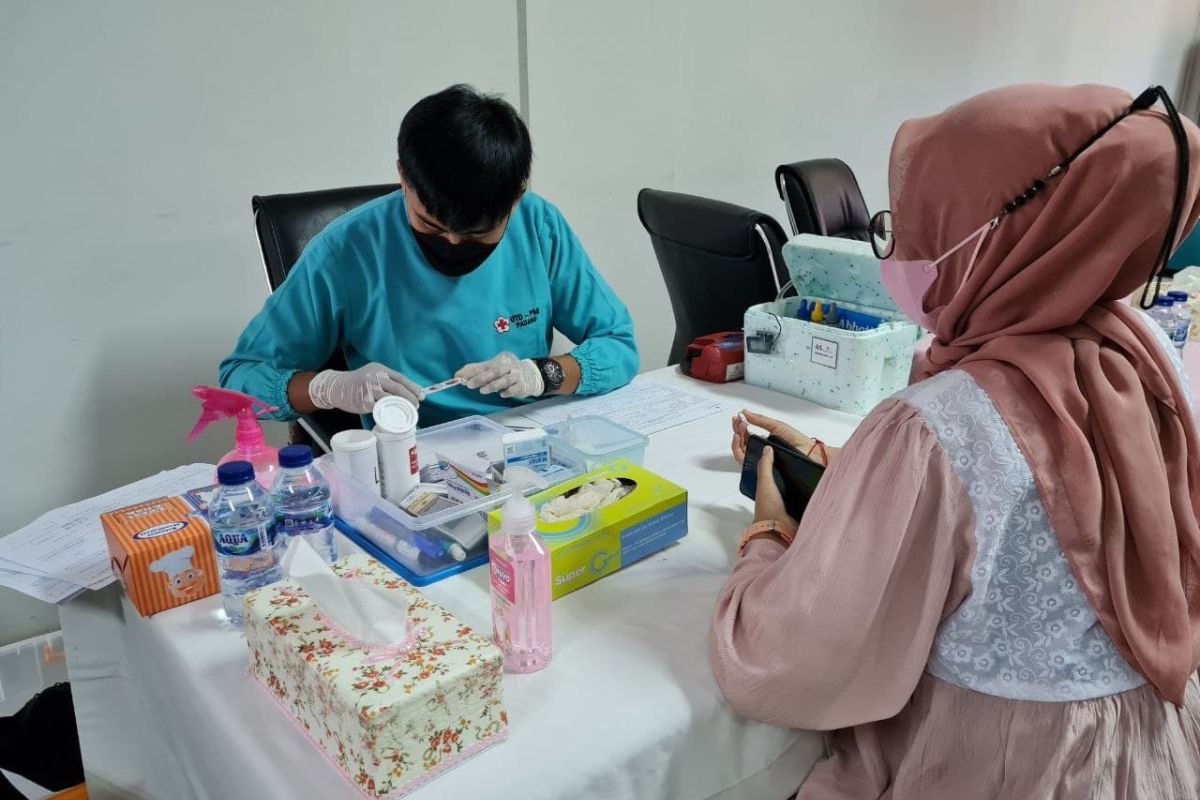 BPJS Kesehatan  Padang gelar donor plasma konvaselen peringati HUT ke-53