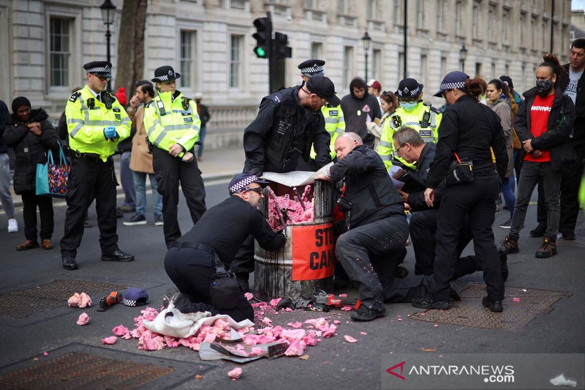 Inggris siapkan aturan baru untuk tekan gangguan aksi unjuk rasa