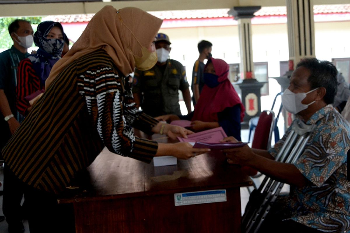 Pemkab Purbalingga santuni 300 orang dengan kecacatan berat