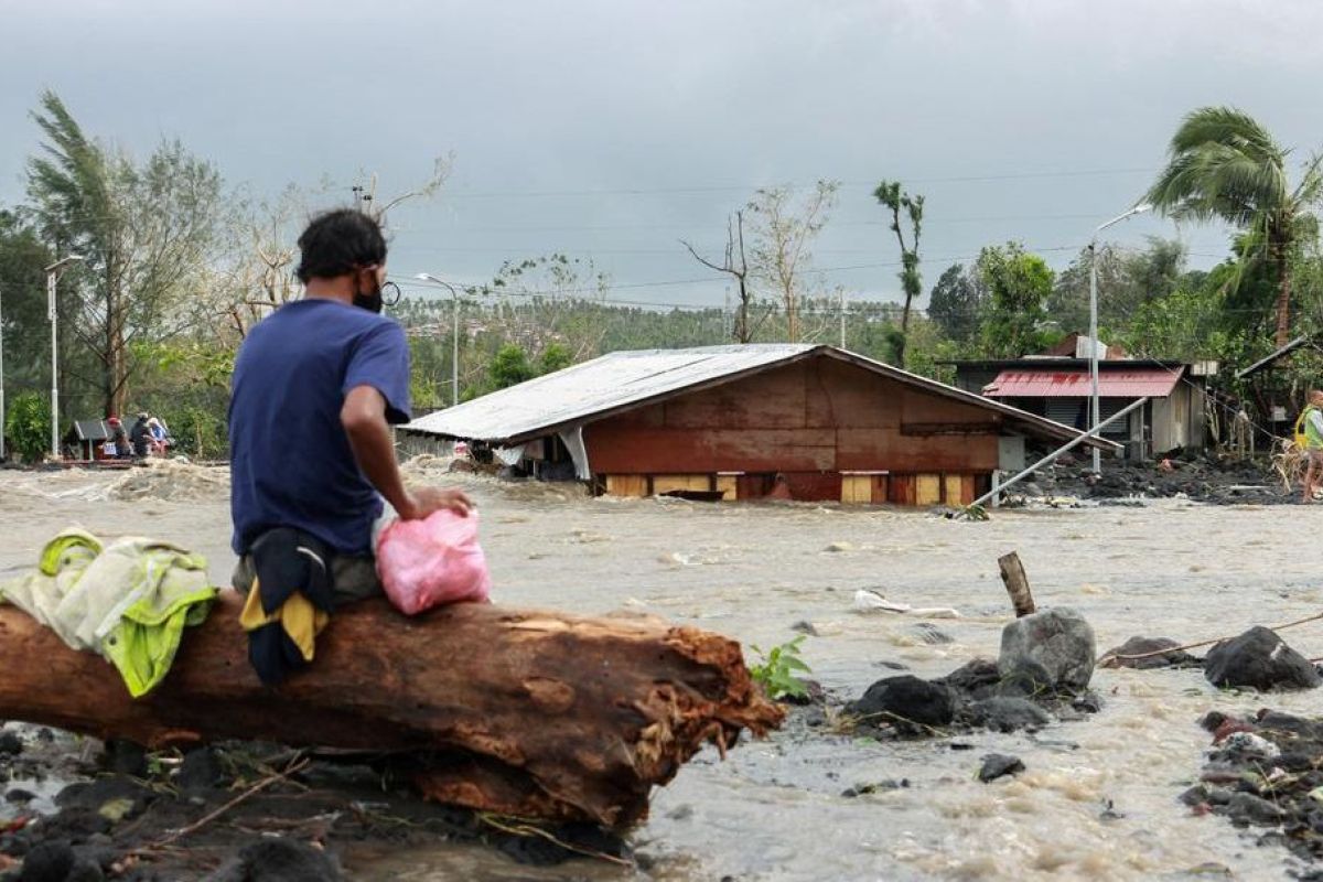 Sembilan warga Filipina tewasakibat terjangan siklon tropis Kompasu