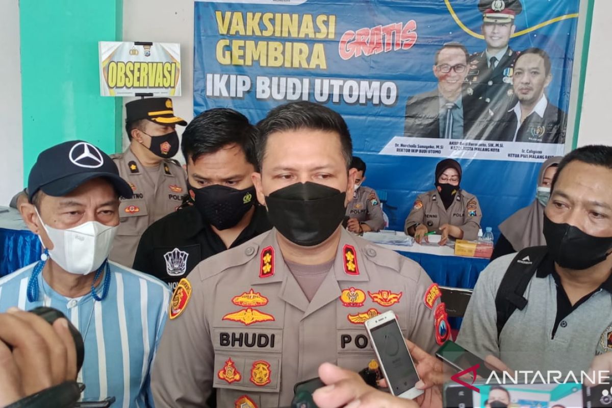 PWI Malang gandeng polres-IKIP Budi Utomo vaksinasi 1.000 warga