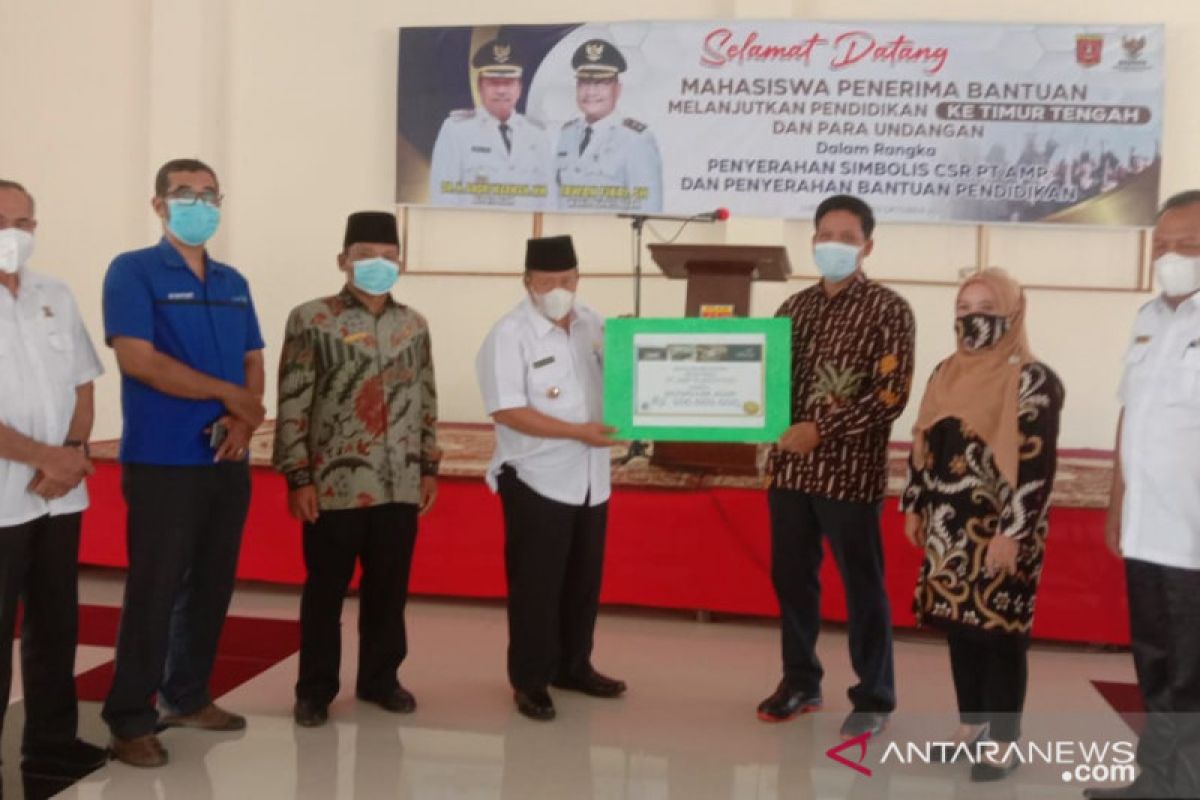 Buat mahasiswa berprestasi, PT AMP Plantation salurkan CSR Rp100 juta ke Pemkab Agam