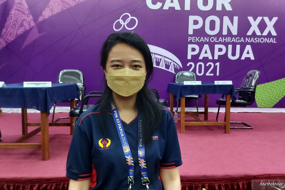 PON Papua - Irene Kharisma akhirnya meraih medali emas catur standar