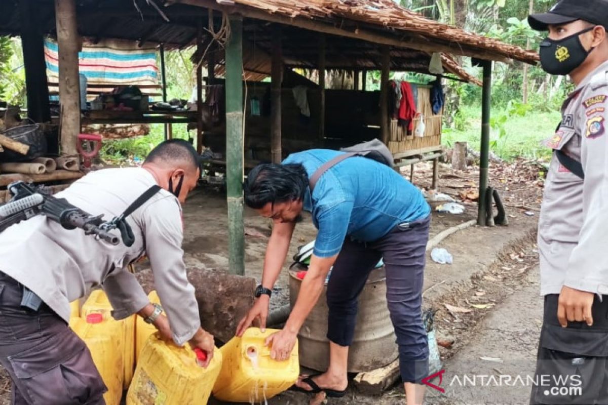 Polisi musnahkan satu ton cap 'Tikus' di Banggai