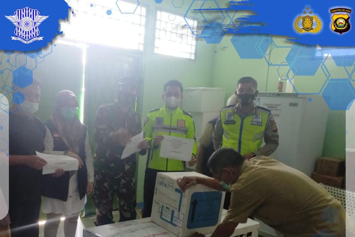 Penyaluran vaksin COVID-19 dari Palembang ke Kabupaten OKU dikawal ketat polisi