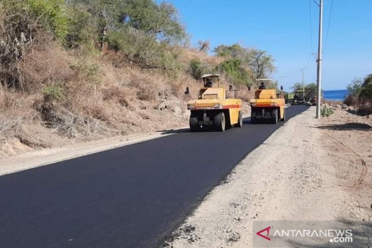 PUPR NTB memperbaiki jalan penghubung dua kecamatan di Dompu