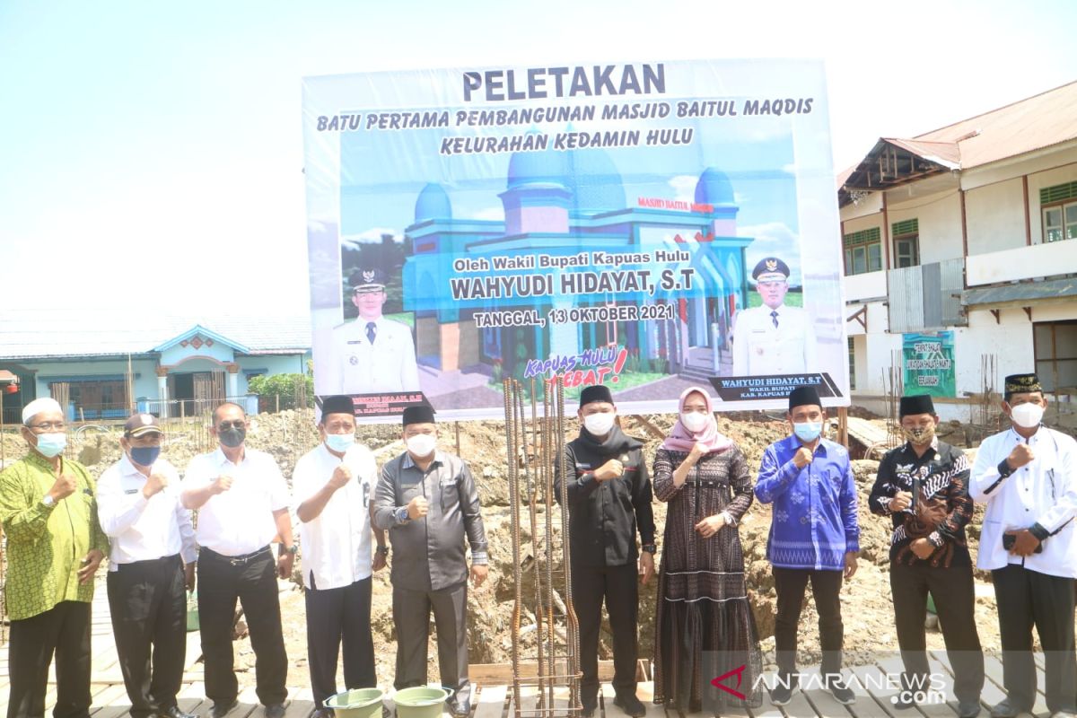 Pemkab Kapuas Hulu komitmen untuk memperhatikan pembangunan rumah ibadah