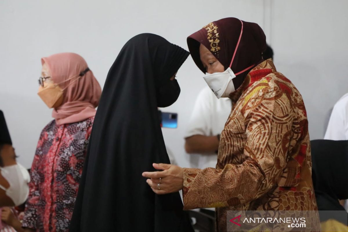 Risma salurkan bantuan dan berdayakan kelompok marjinal di NTB