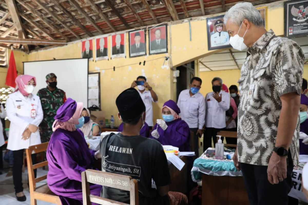 Ganjar pantau langsung percepatan vaksinasi di Grobogan