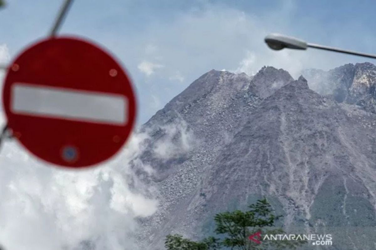 Gunung Merapi mengalami 203 kali gempa guguran