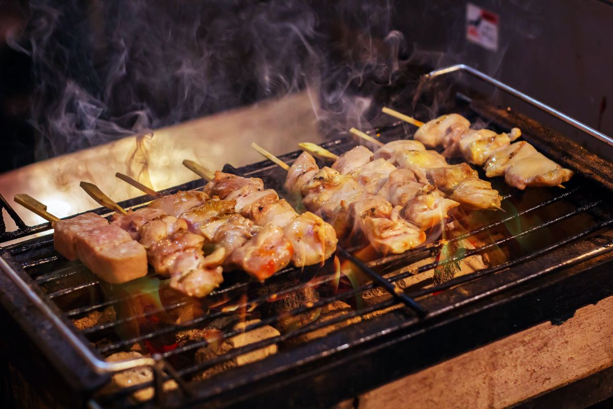 Serupa tapi tak sama, ini beda yakitori dan sate ayam