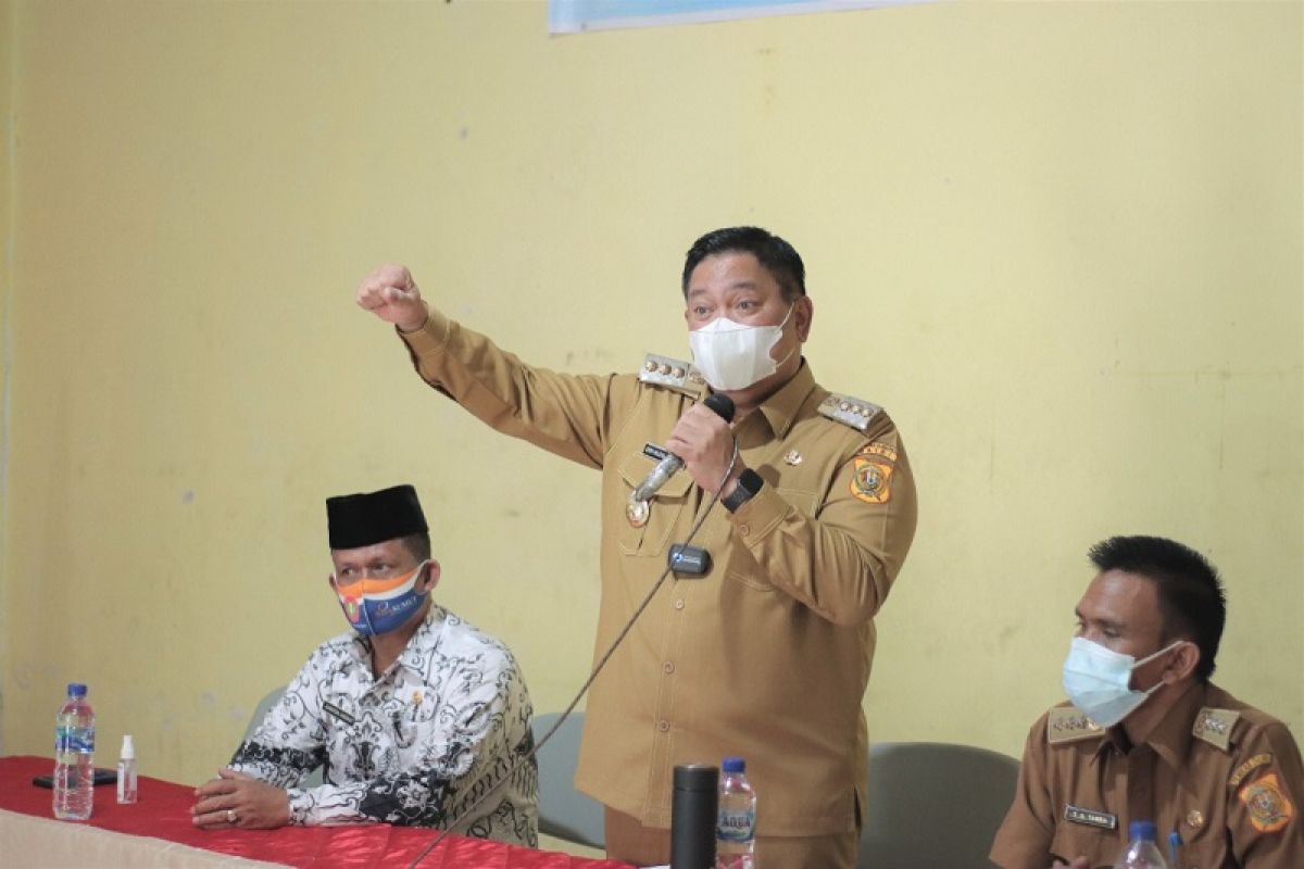 Bupati Dairi minta PGRI Tigalingga menjadi agen perubahan pendidikan