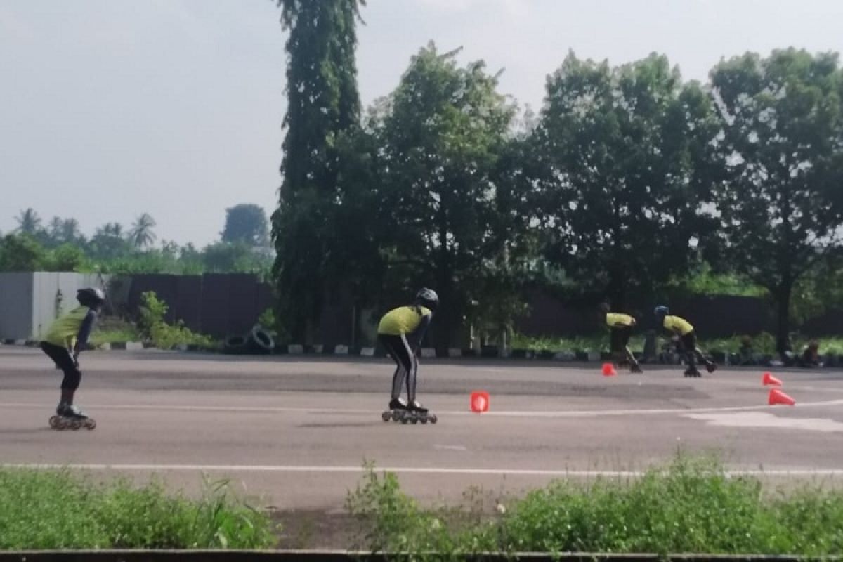 Latihan atlet sepatu roda Jambi