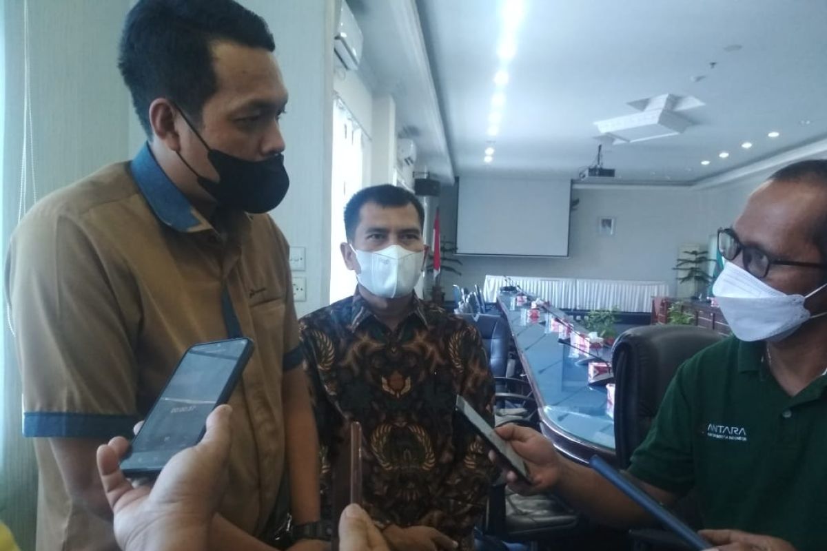 Tindakan tegas Pertamina pada pangkalan gas elpiji 3 kilogram yang "nakal" di Pasbar