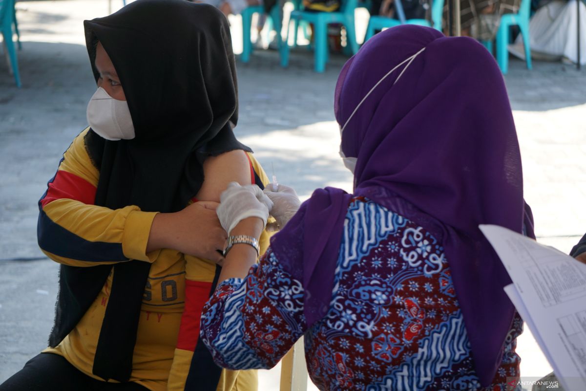 Gubernur Rusli apresiasi warga Kota Gorontalo ikuti vaksinasi