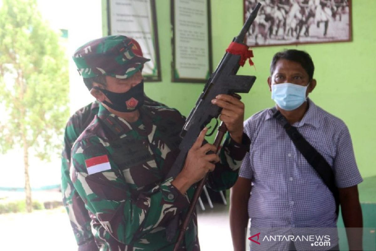 Danrem 173/PVB: KSB serahkan enam pucuk senpi di Serui