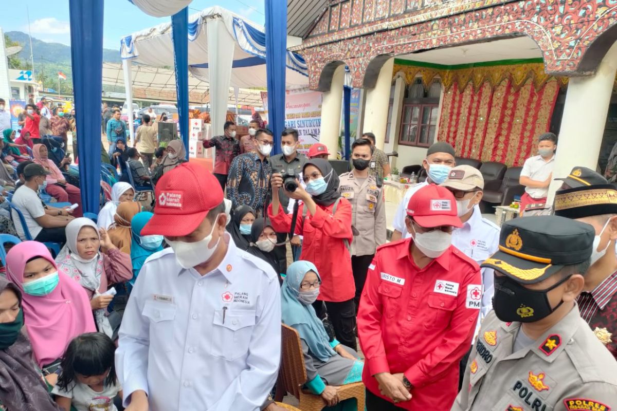 Nagari Sinuruik Pasaman Barat adakan festival vaksinisasi seribu orang