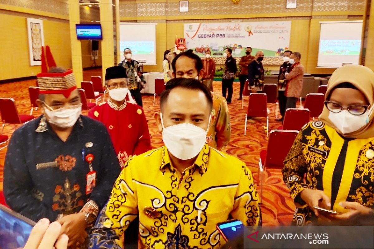 Wali Kota Palangka Raya komitmen wujudkan masyarakat 'smart' digital