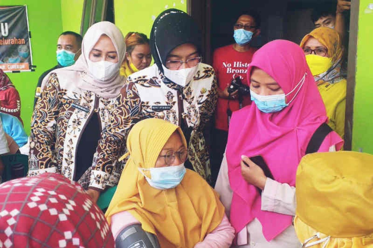 Cirebon kejar capaian vaksinasi COVID-19 turunkan level PPKM