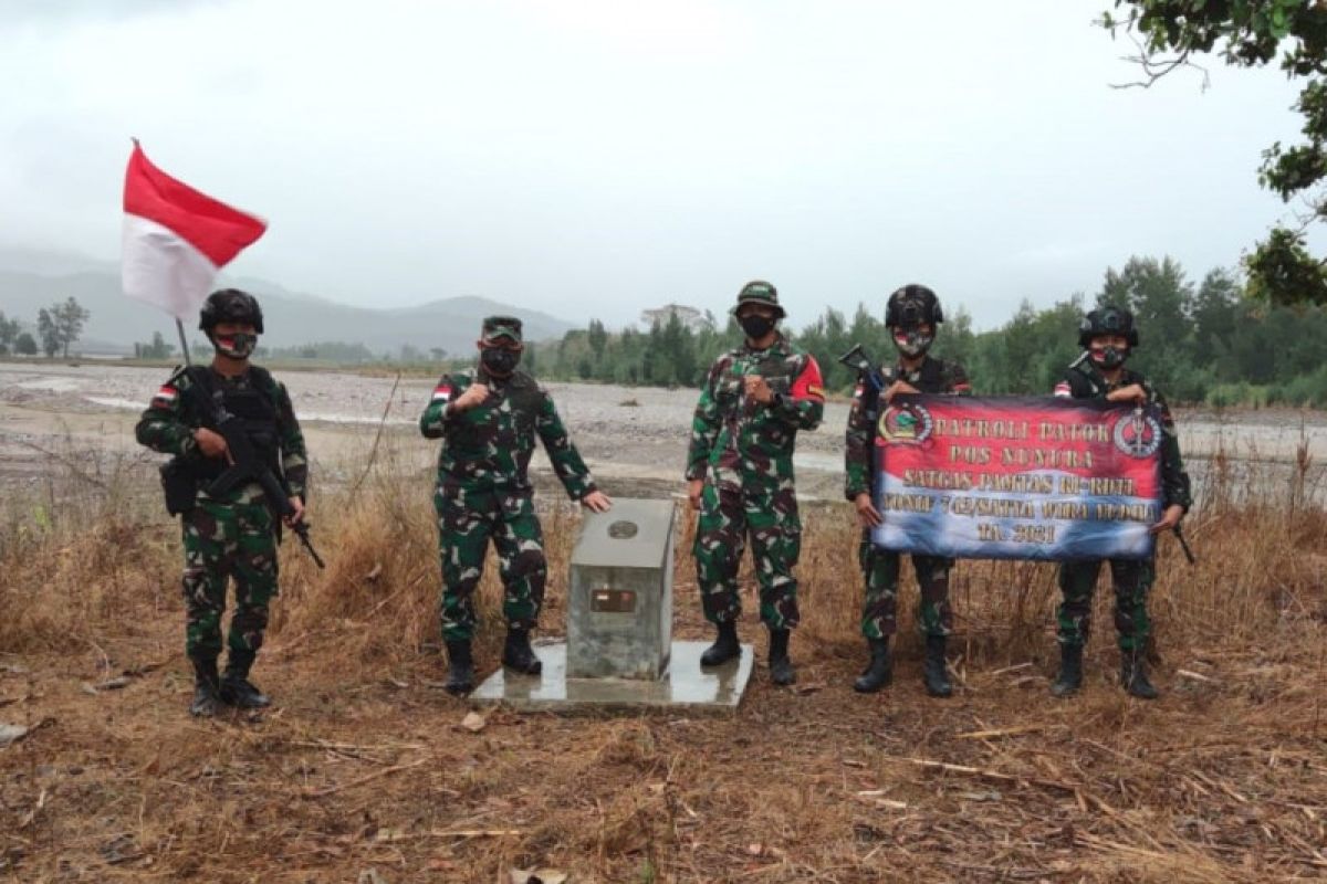 Menjaga patok batas RI dan Timor Leste