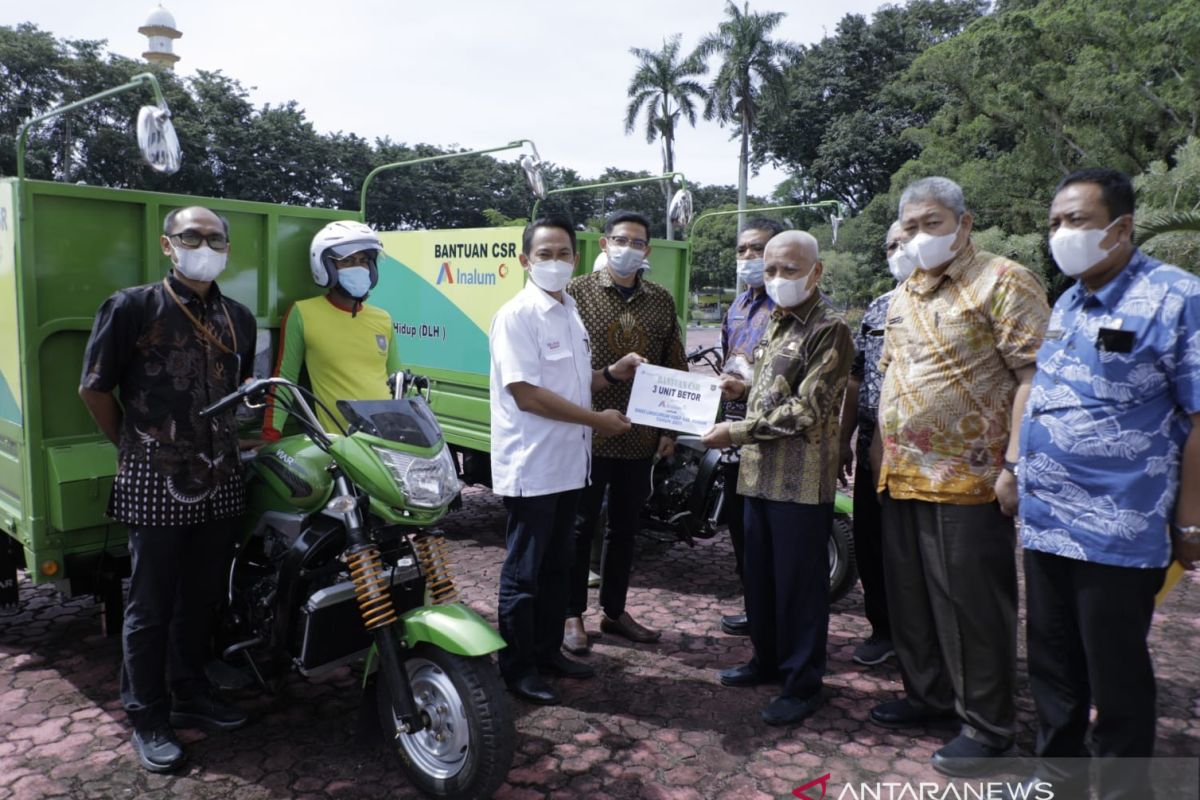 INALUM serahkan bantuan motor pengangkut sampah ke Pemkab Asahan