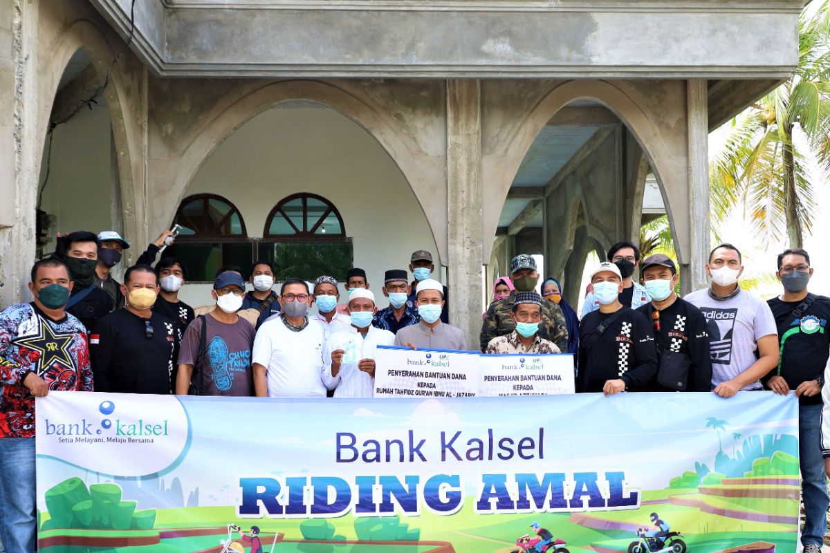 Riding amal Bank Kalsel telusur Desa Balimau tebar bantuan