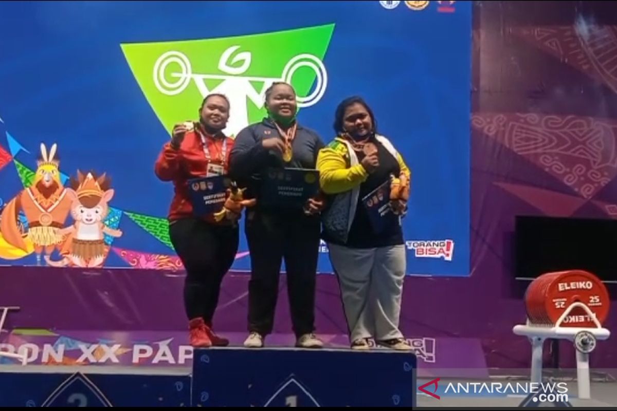 Lifter Fitria Martiningsih rebut emas keenam  PON Papua untuk Jabar